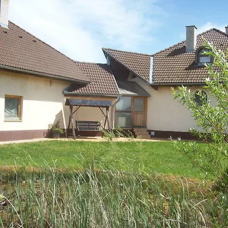 Lila Akac Vendeghaz Guest house *