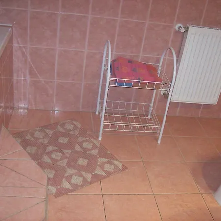 Lila Akac Vendeghaz 4*