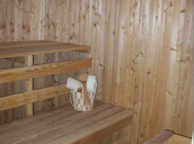 Lila Akac Vendeghaz Dabrony